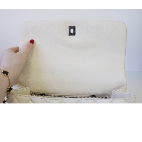 Chanel Coco Large, Ivory Caviar Leather, Exotic Handle, Preowned in Dustbag - Picture 14 of 16